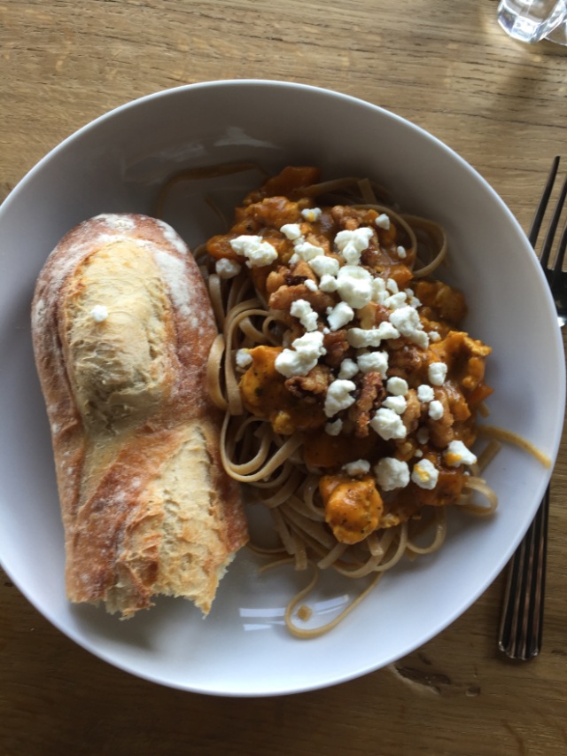 look at this!  YUMMY!  whole wheat pasta (I think it was linguini) pumpkin sauce with ground turkey, sage, candied walnuts (which she candied herself) and goat cheese - WOW!  I was super impressed!