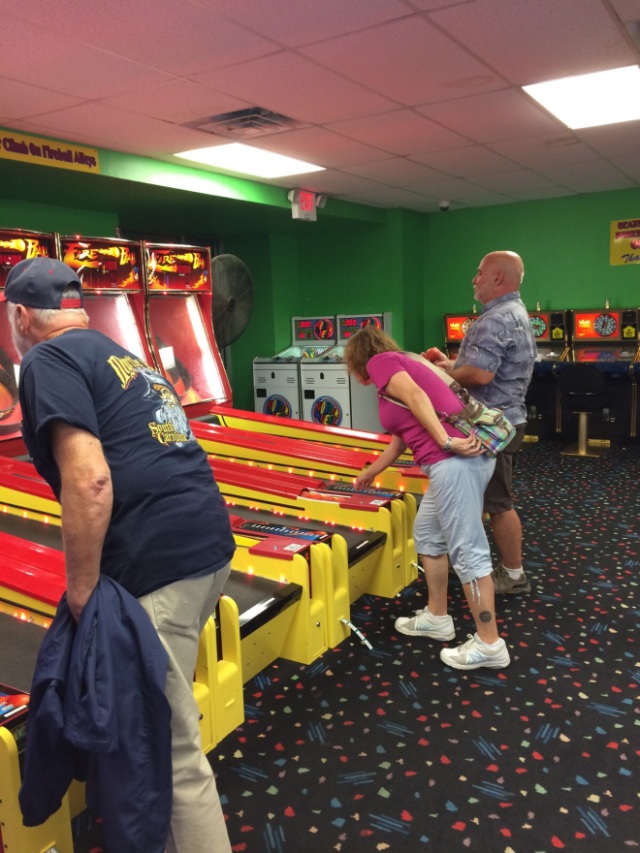 we finished off the evening with a couple games of skee ball - I think Gene had the high score!